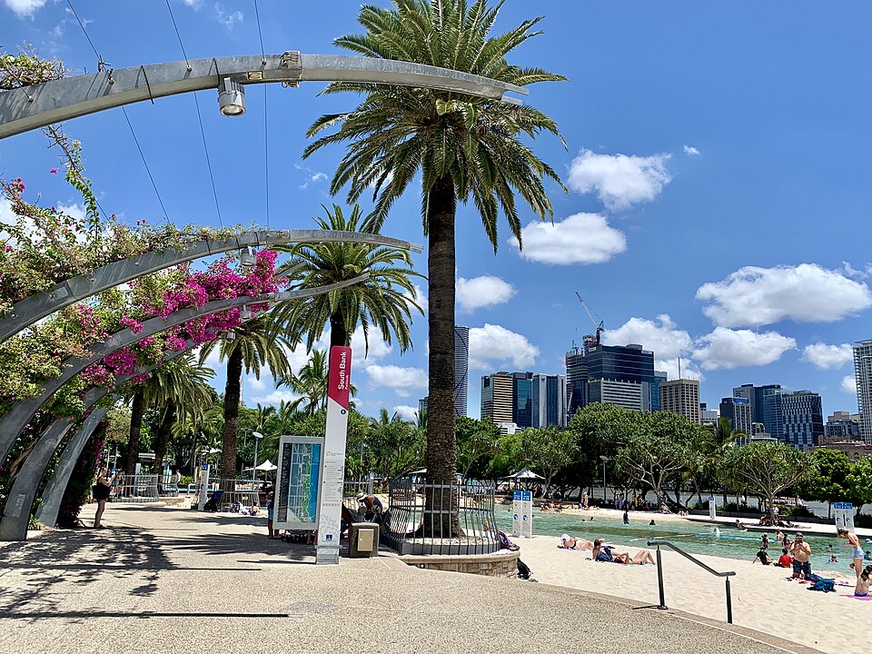 960px-Streets_Beach_at_South_Bank_Parklands,_Brisbane_03