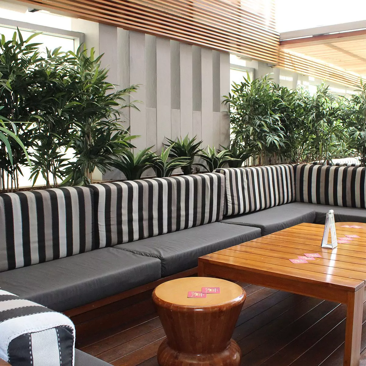 mackenzie-s-sports-bar
