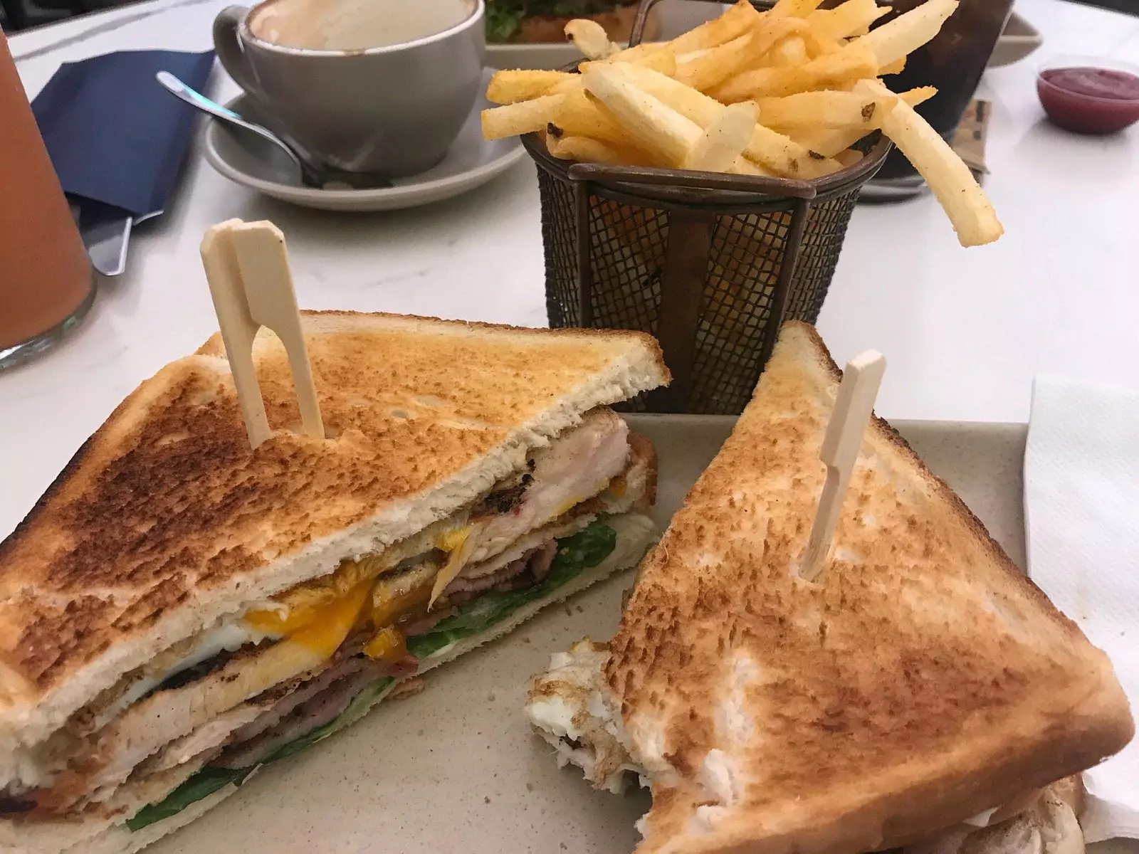 mg-cafe-and-bar-clubhouse