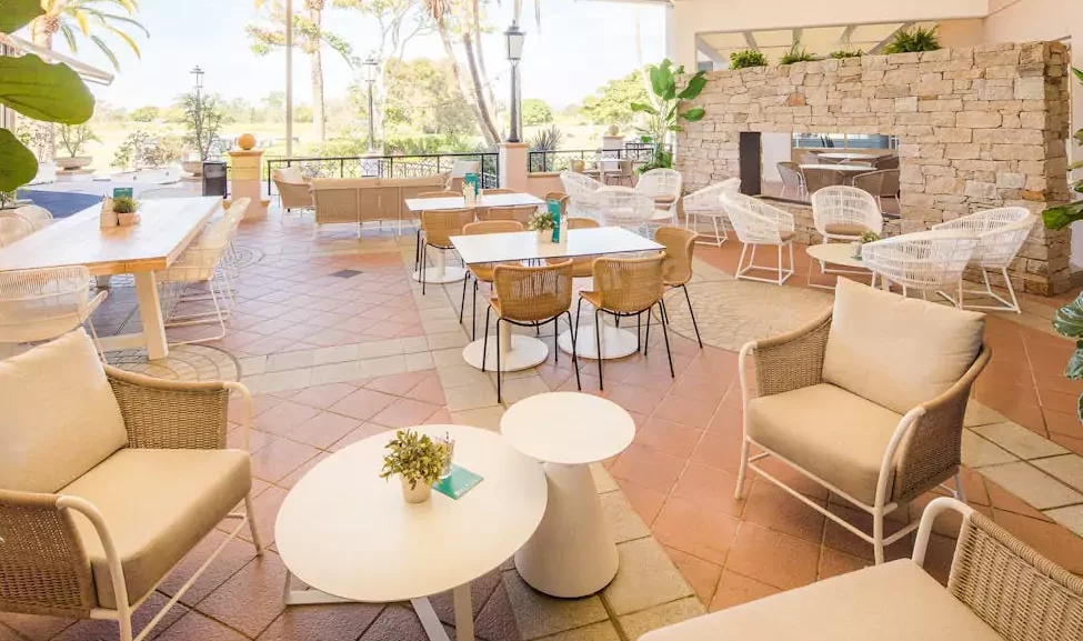 sol-cafe-and-bar-hope-island-terrace