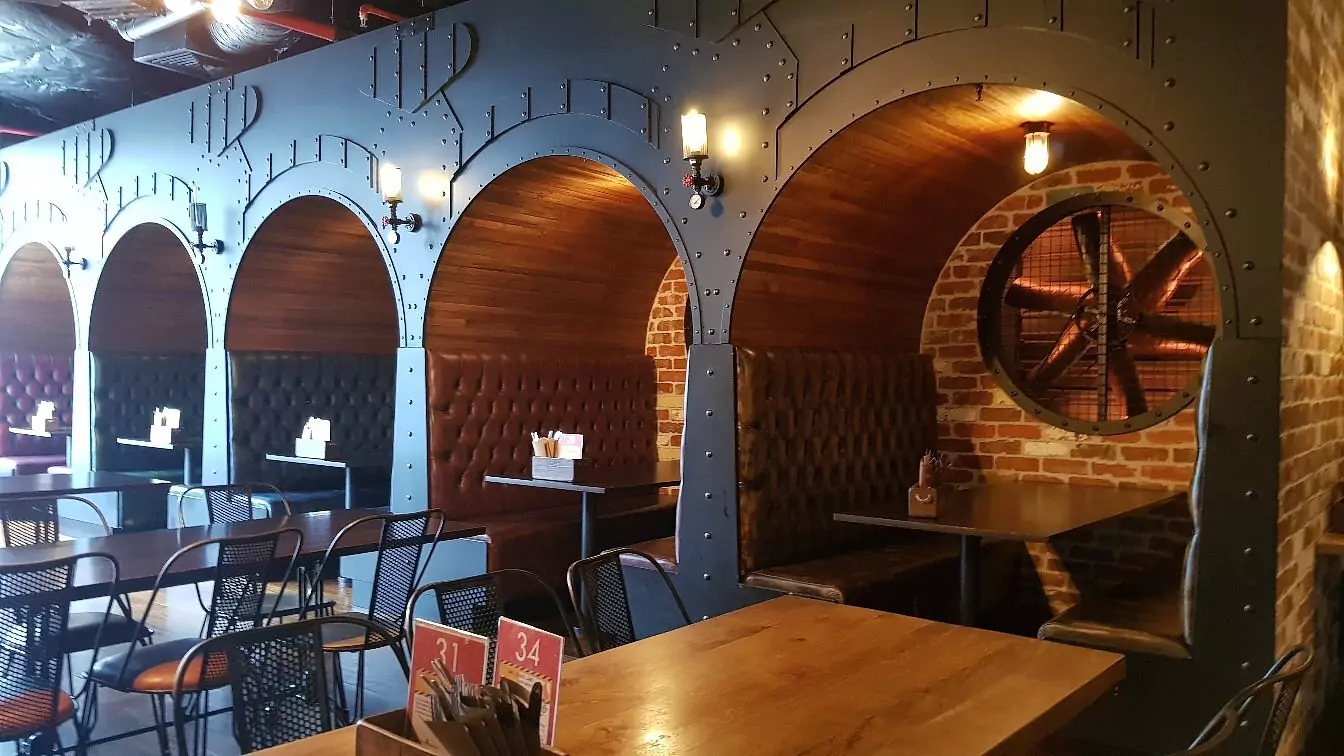 steampunk-surfers-paradise-dining